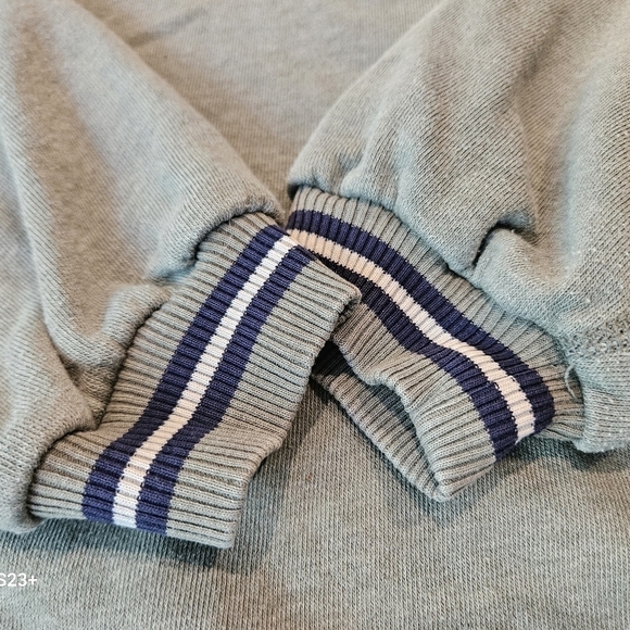 American Eagle Cropped Sweater - Picture 4 of 6